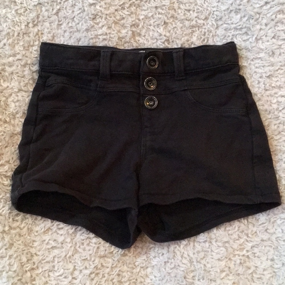Three button black cotton shorts
